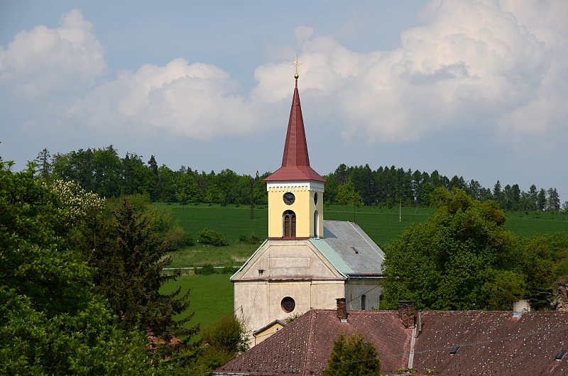 Kostel sv. Václava Vápenný Podol